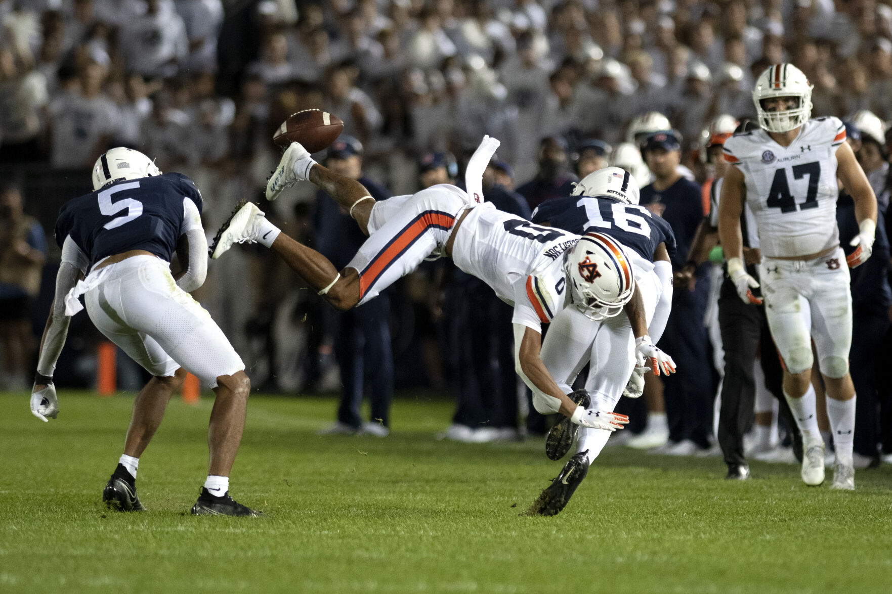 Penn State football vs. Auburn, Castro-Fields (5) & Brown (16)